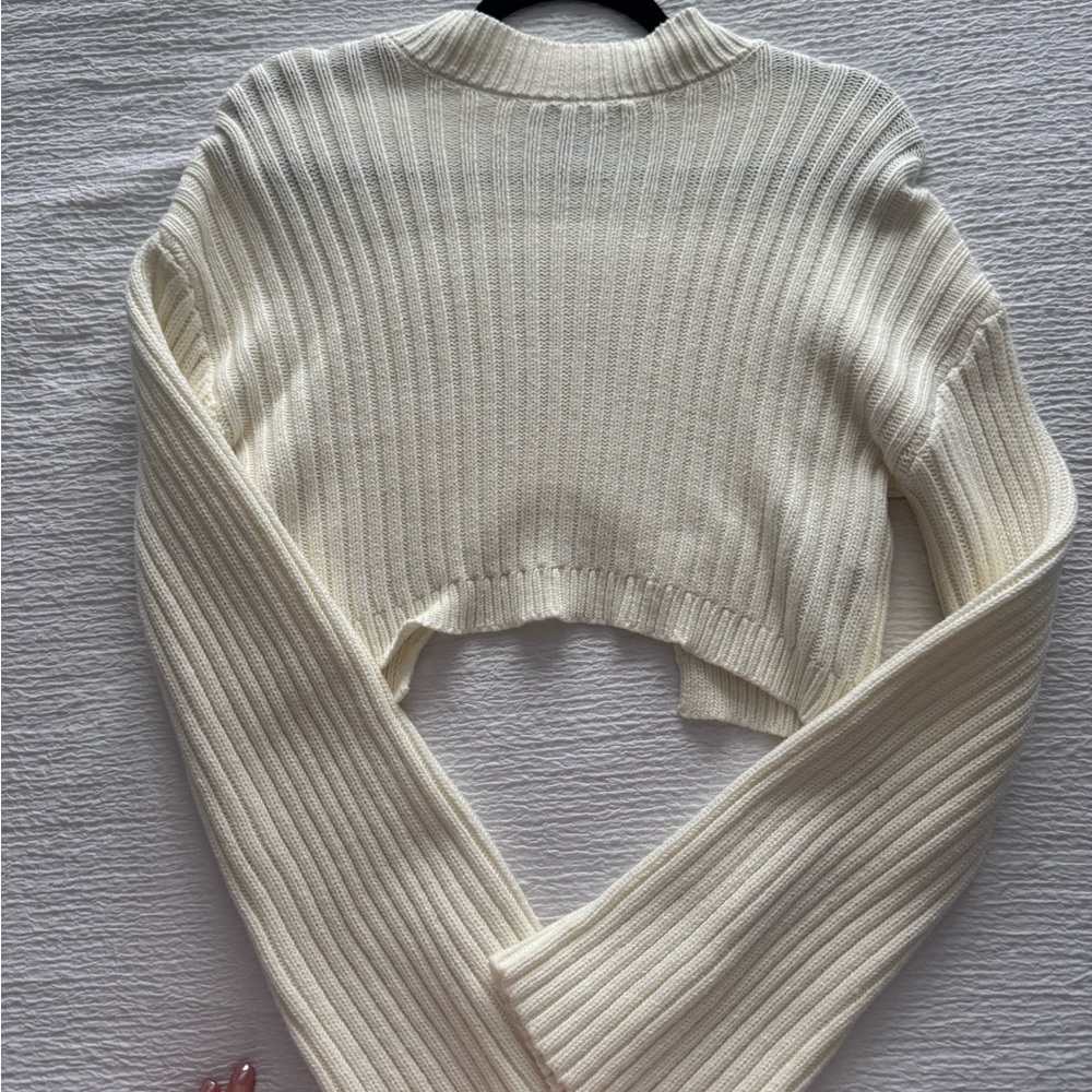 Forever 21 Cream Ribbed Cropped Crewneck Sweater